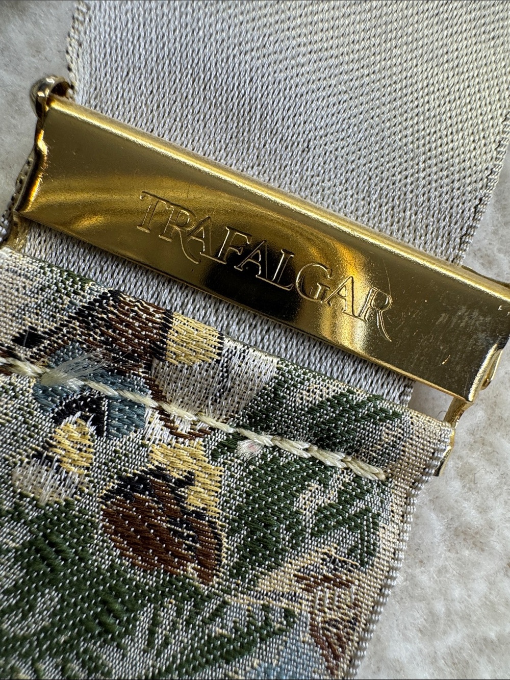 TRAFALGAR Limited Edition St. Andrews Golf Print Silk Suspenders Limited Edition - Picture 4 of 5